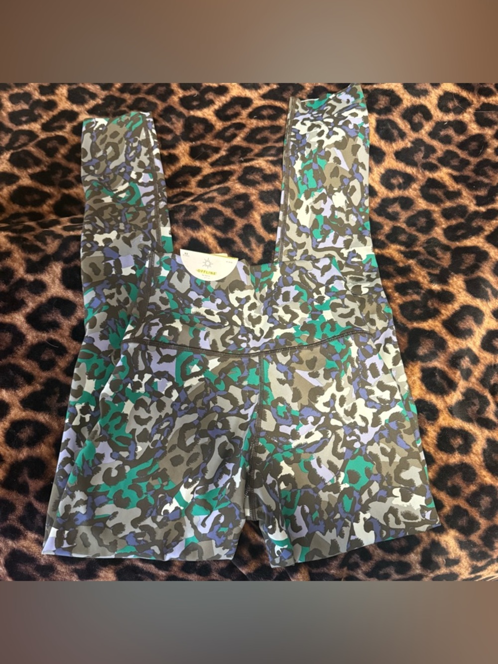 Aeire Green & Gray Animal Print offline leggings 7/8
